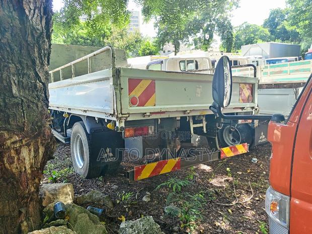 Mitsubishi Canter Truck 2016 White - thumbnail 6