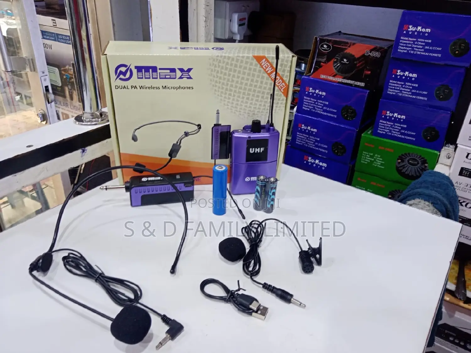 Omax Lapel/Colar Wireless Microphone