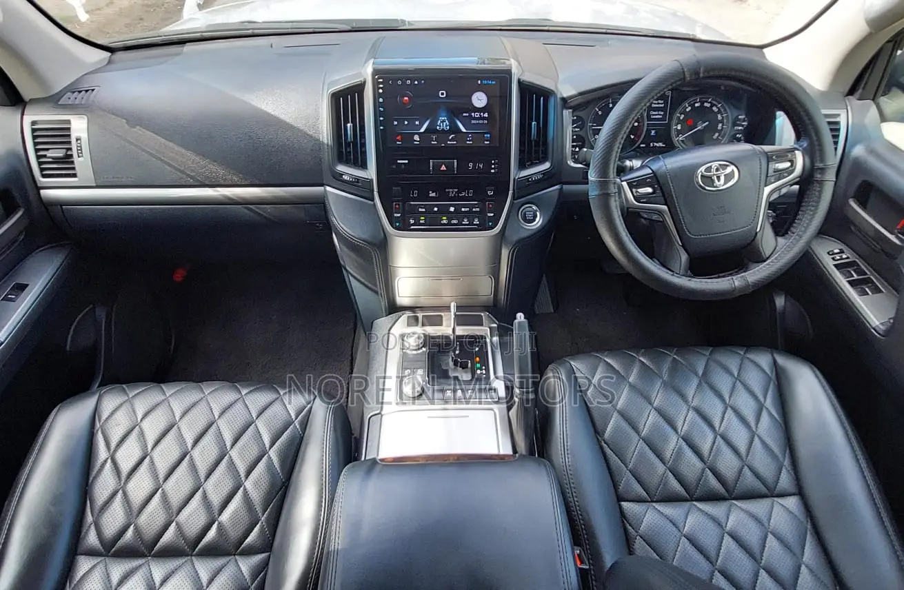 Toyota Land Cruiser 2018 Silver