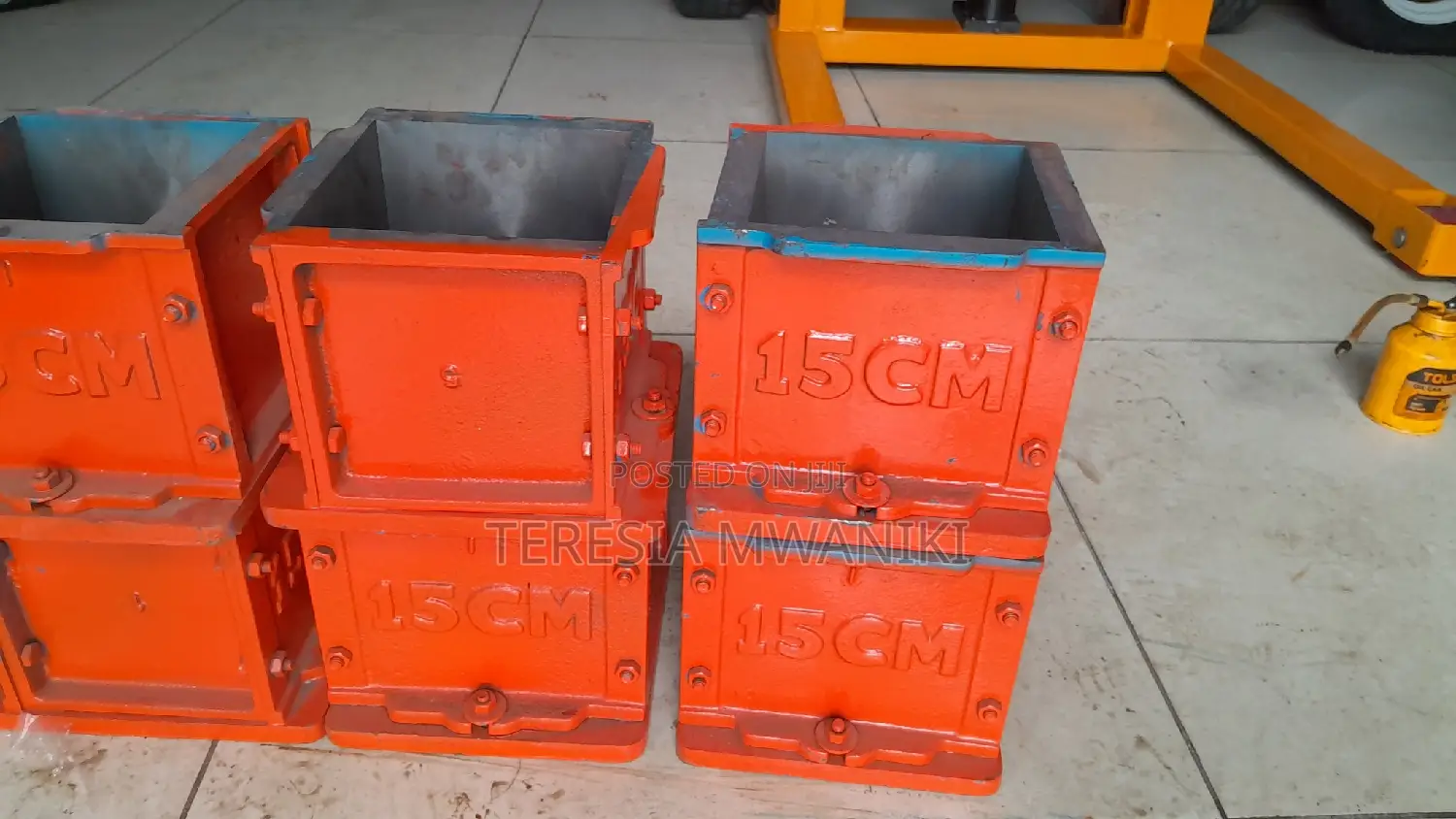 150cm3 Cast Iron Heavy Guage Cube Moulds
