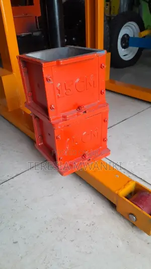 150cm3 Cast Iron Heavy Guage Cube Moulds