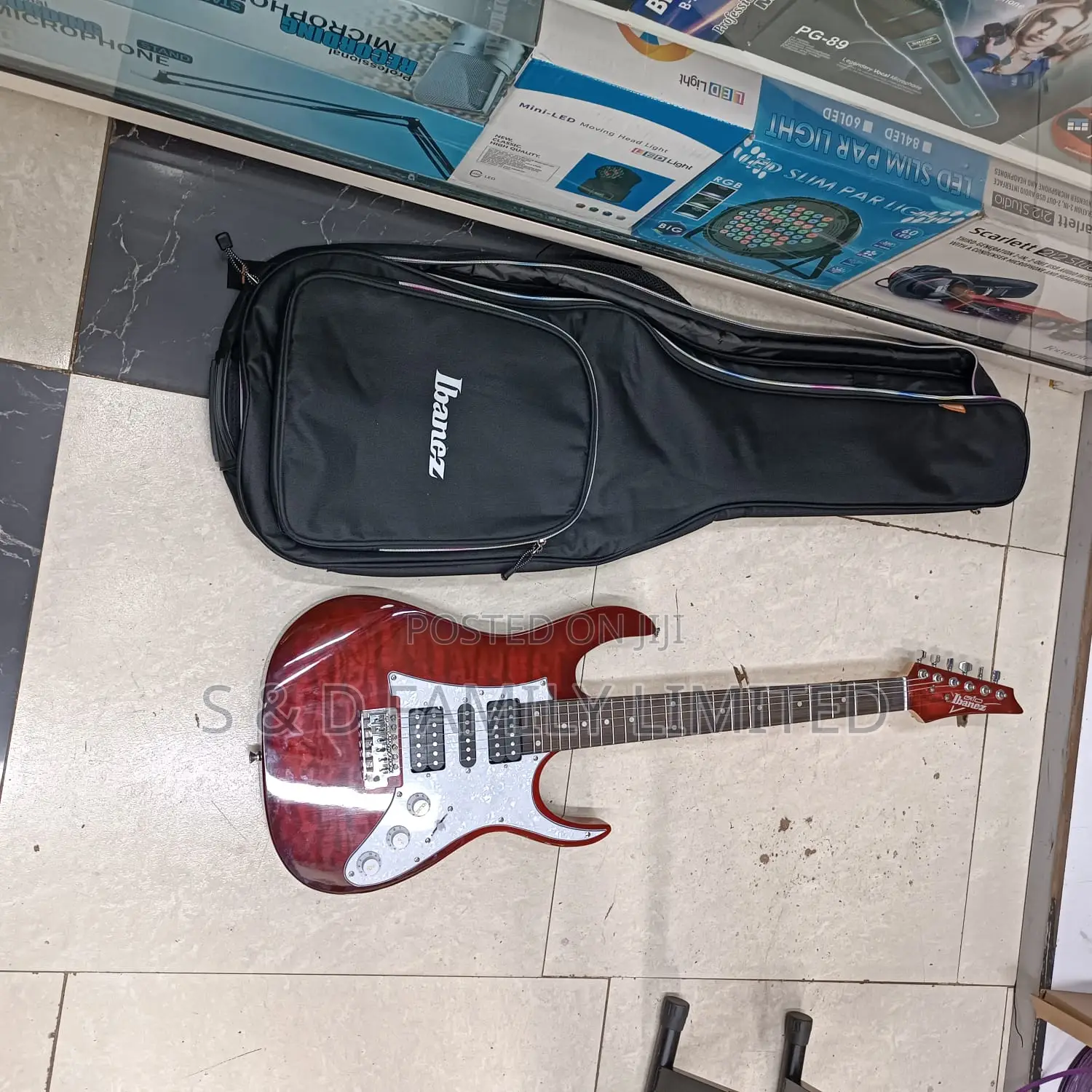 Ibanez 5 Pickup Solo Guitar + Padded Bag