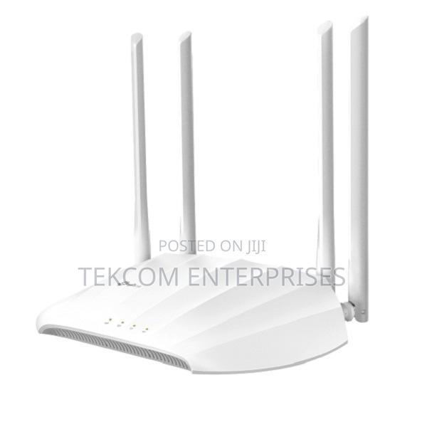 Tp Link Tl-Wa1201 Ac1200 Wireless Access Point - main view