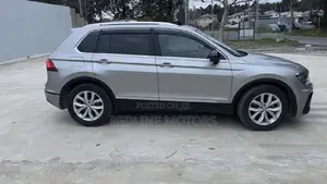 Volkswagen Tiguan 2018 Gray