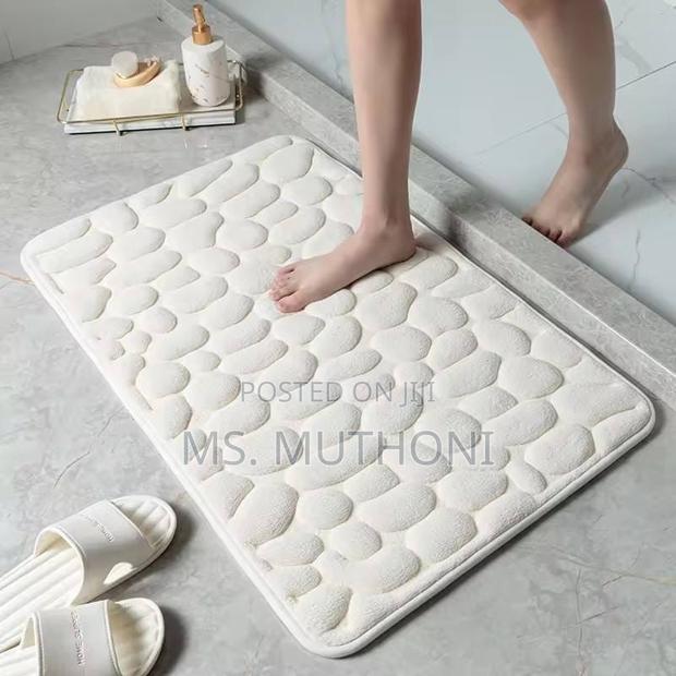 Cobblestone Embossed Velvet Bathroom Mats - main view