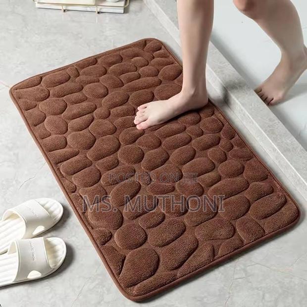 Cobblestone Embossed Velvet Bathroom Mats - thumbnail 3