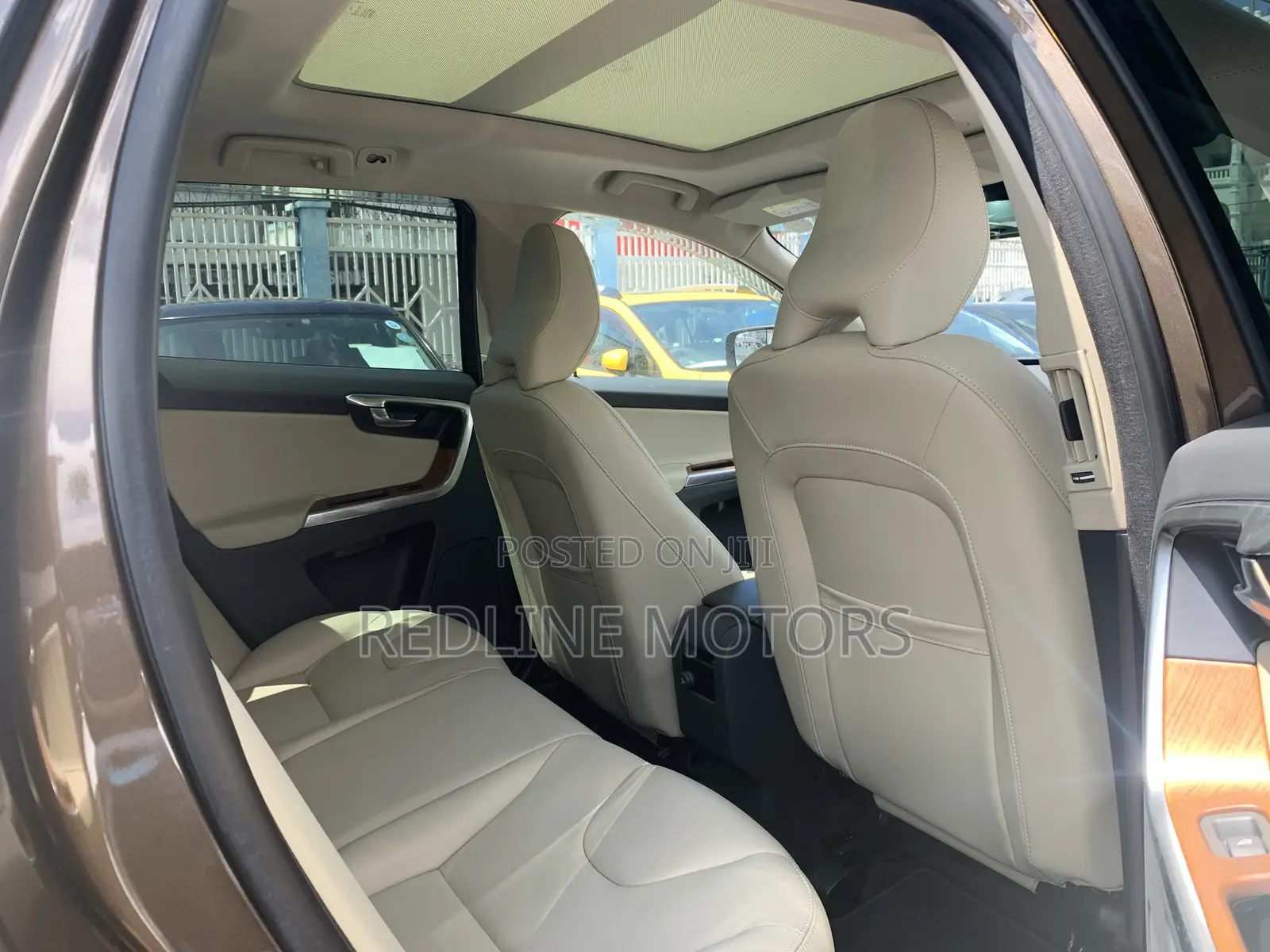 Volvo XC60 T5 Dynamic FWD 2017 Gold
