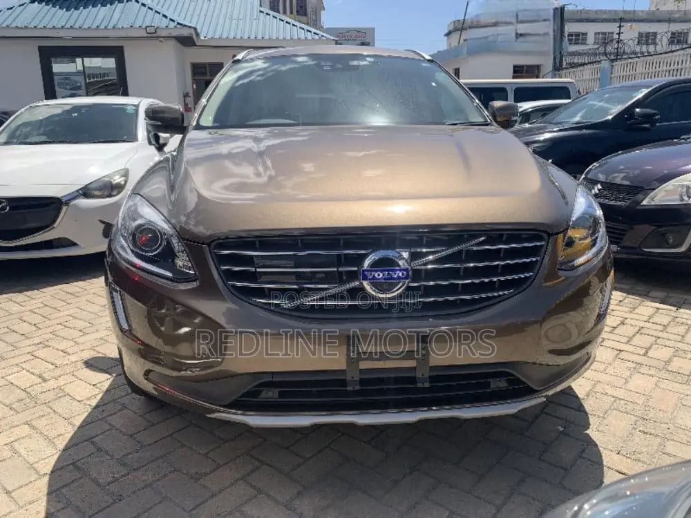 Volvo XC60 T5 Dynamic FWD 2017 Gold