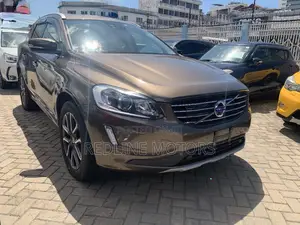 Volvo XC60 T5 Dynamic FWD 2017 Gold