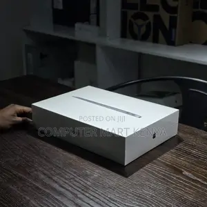 New Laptop Apple MacBook Air 8GB Apple M1 SSD 256GB