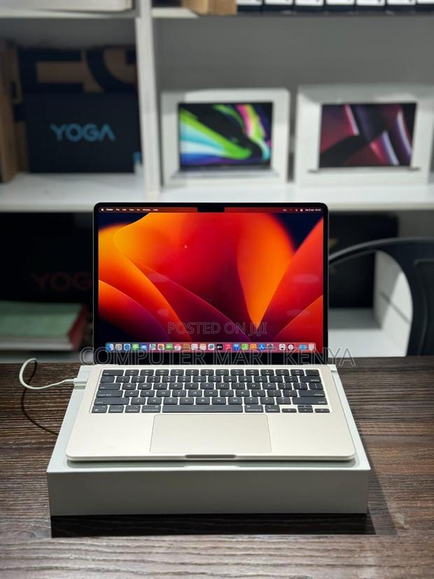 New Laptop Apple MacBook Air 2023 M2 8GB Apple M2 SSD 256GB
