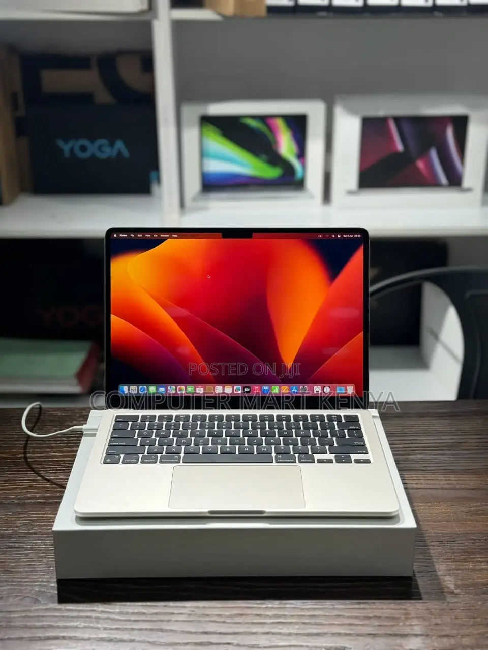 New Laptop Apple MacBook Air 2023 M2 8GB Apple M2 SSD 256GB