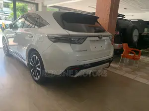 Toyota Harrier 2.0 2017 White