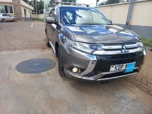 Mitsubishi Outlander 2.0 PHEV AWD 2017 Gold