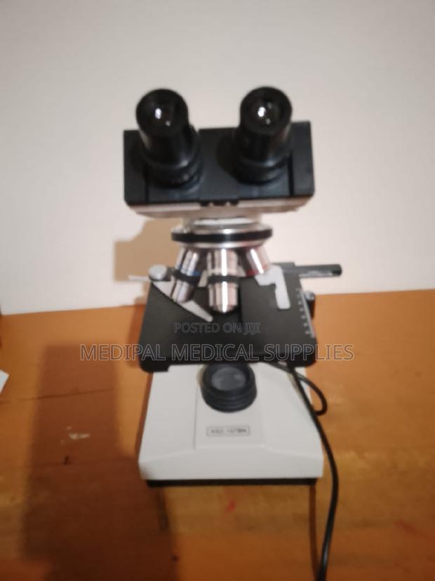 Microscope Xn107 - main view