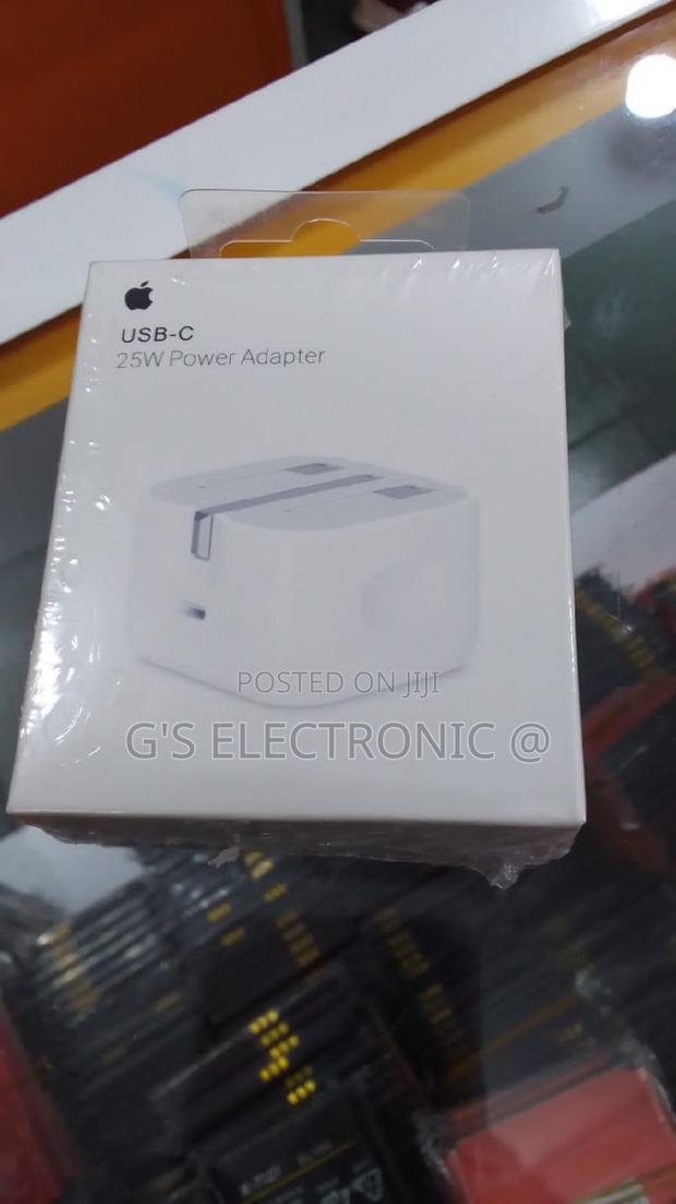 25w iPhone Power Adapter Type C - main view