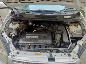 Toyota RAV4 Automatic 2003 White