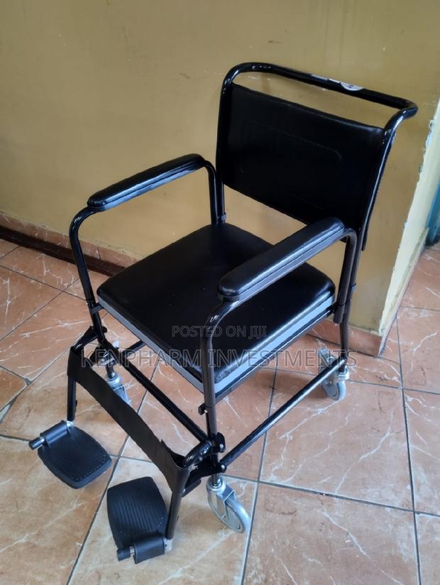 Commode Chair With Castors
