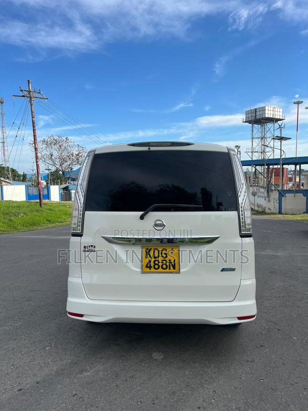 Nissan Serena 2015 White - thumbnail 9