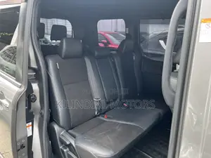 Toyota Noah 2017 Gray