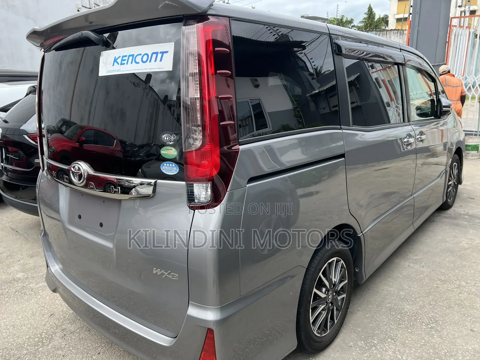 Toyota Noah 2017 Gray