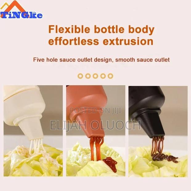 5 Hole Squeeze Sauce Bottle - thumbnail 2