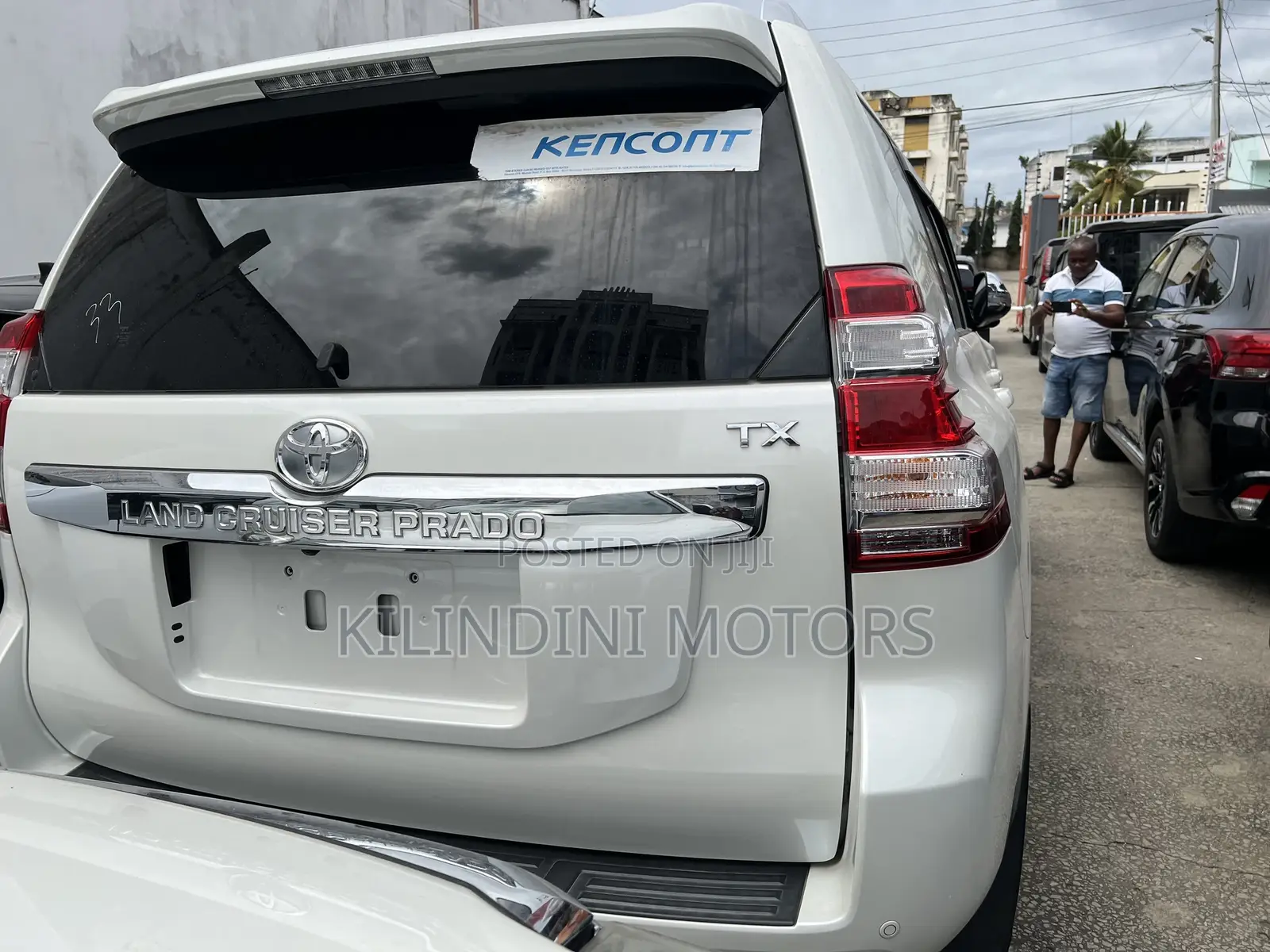 Toyota Land Cruiser Prado 2017 White
