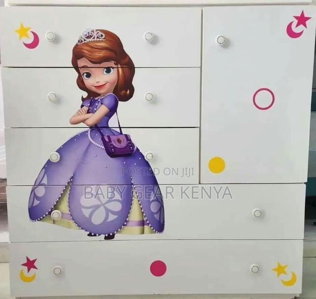 Chest of Drawers - main view