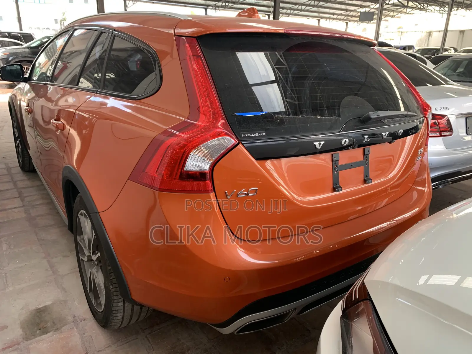 Volvo V60 T5 AWD 2017 Orange