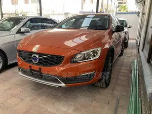 Volvo V60 T5 AWD 2017 Orange
