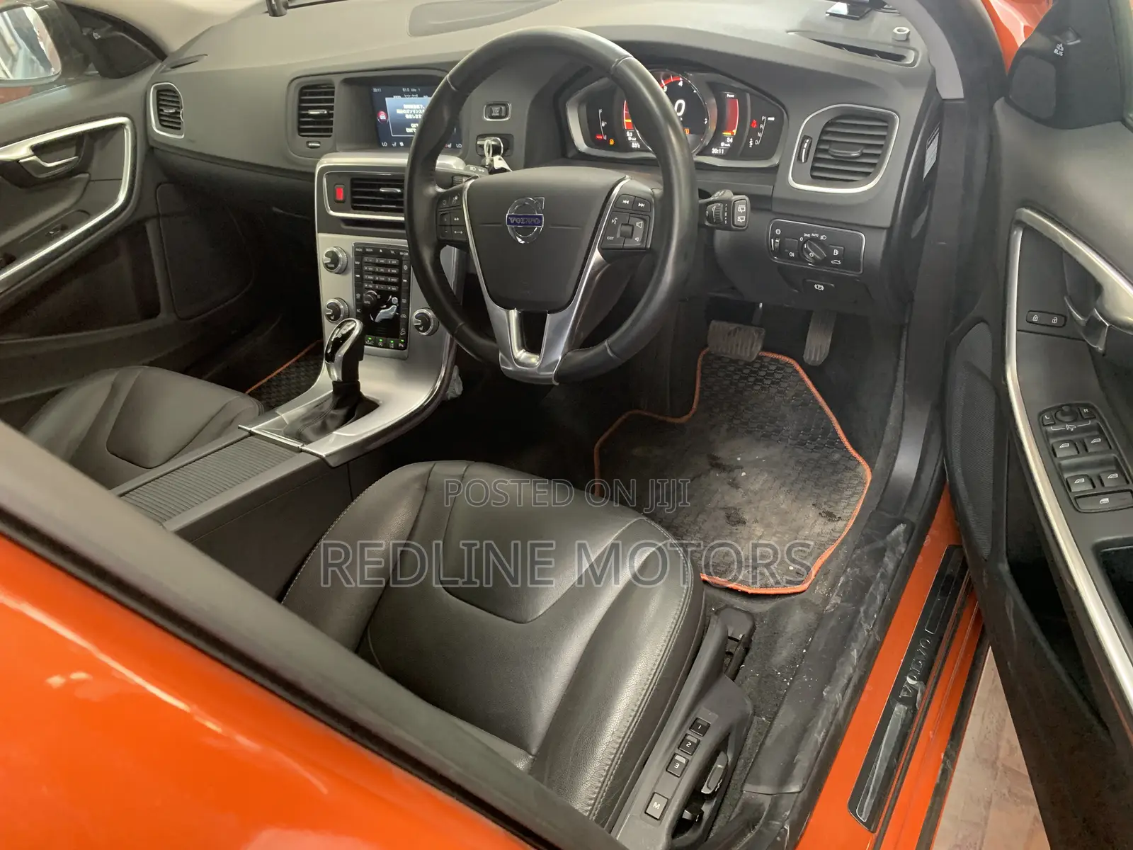 Volvo V60 T5 AWD 2017 Orange