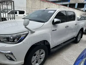 Toyota Hilux 2017 White