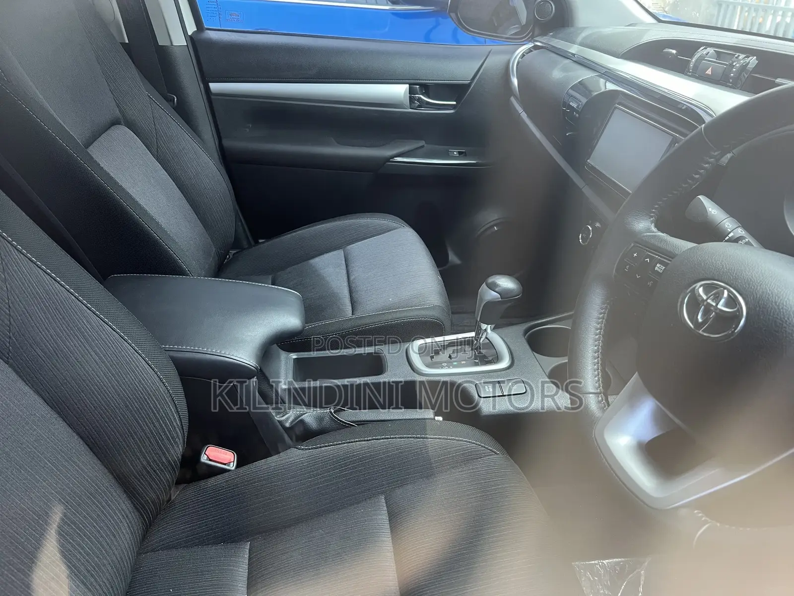 Toyota Hilux 2017 White