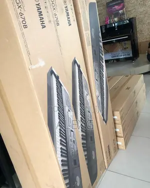 Yamaha DGX 670B