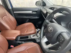 Toyota Hilux 2017 Blue