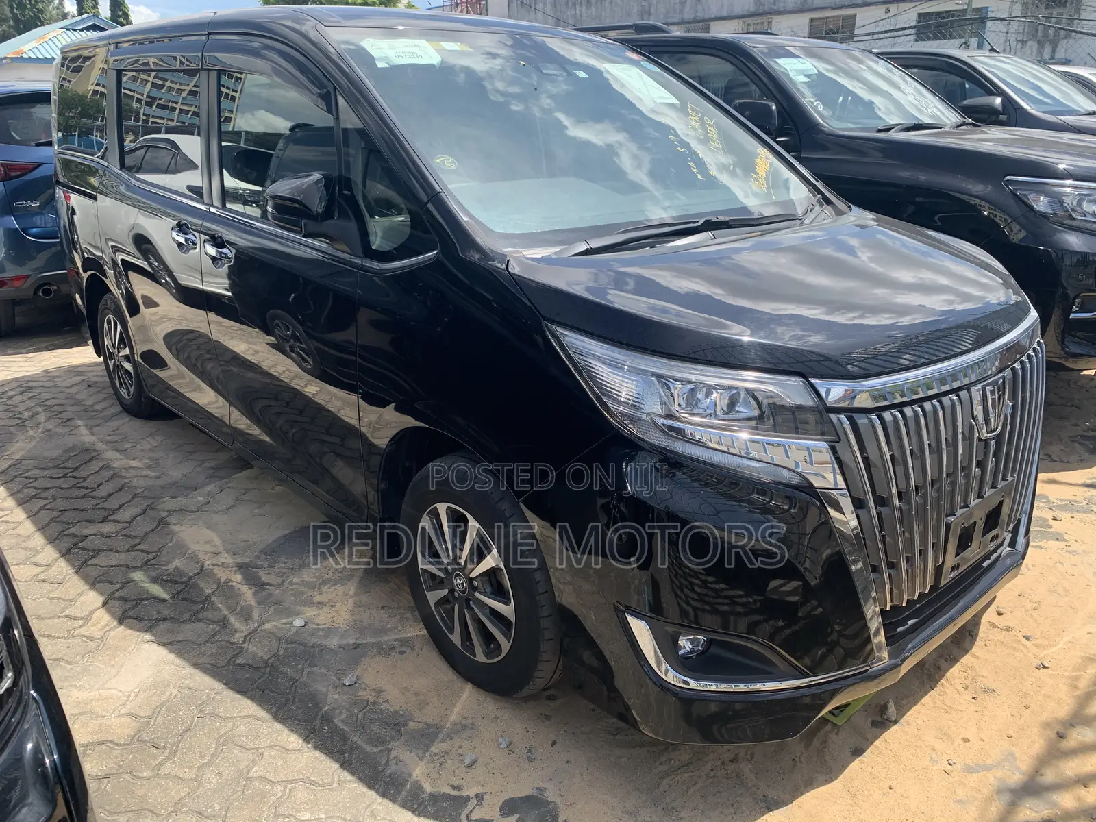 Toyota Esquire 2.0 FWD (8 seater) 2018 Black