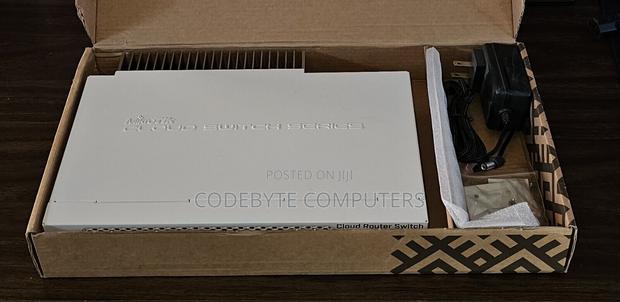 Mikrotik CRS309-1G-8S+IN Desktop Switch - main view