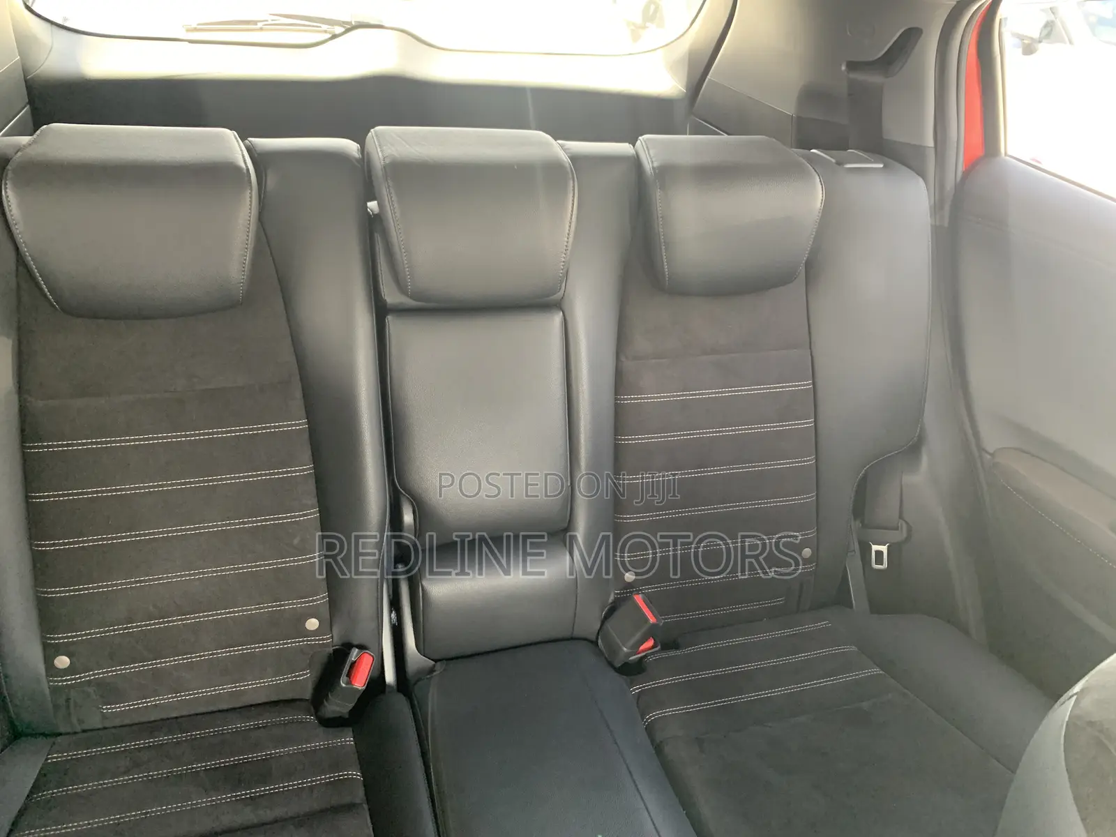 Honda Vezel 1.5 Hybrid 2WD 2017 Red