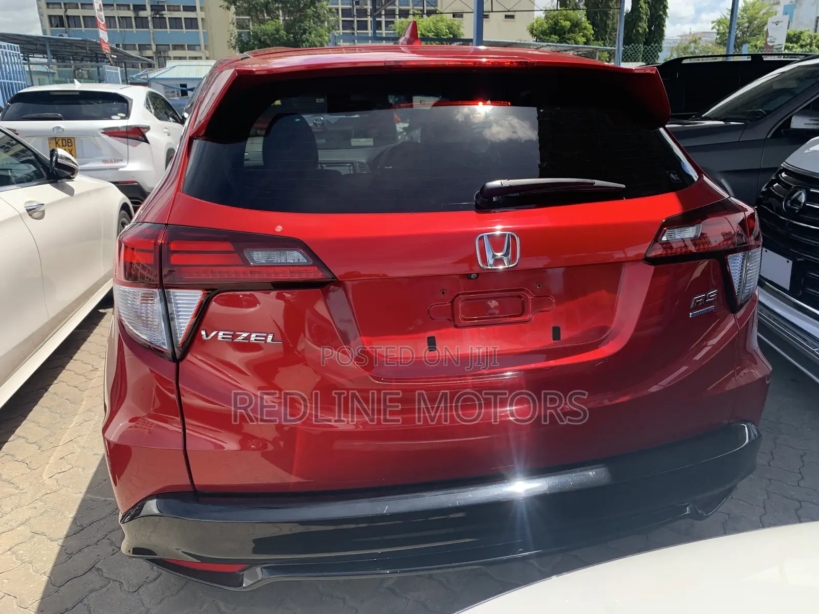 Honda Vezel 1.5 Hybrid 2WD 2017 Red