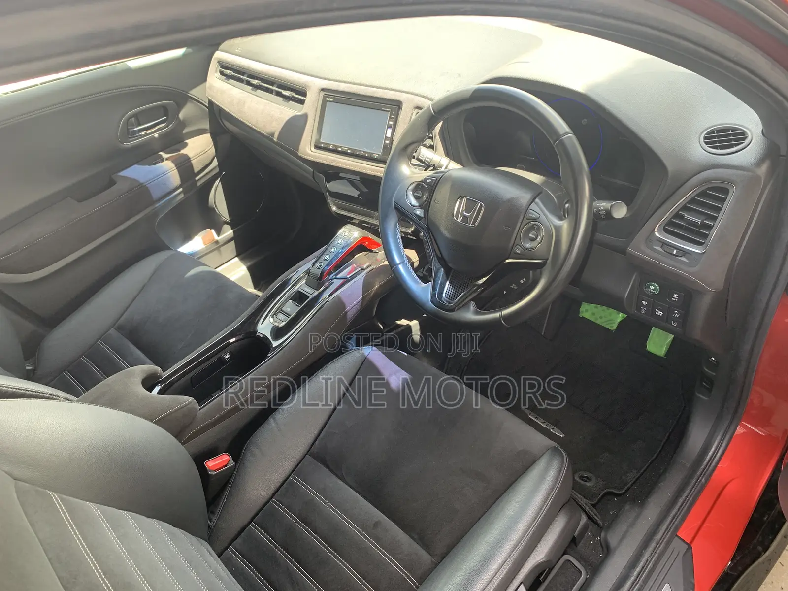 Honda Vezel 1.5 Hybrid 2WD 2017 Red