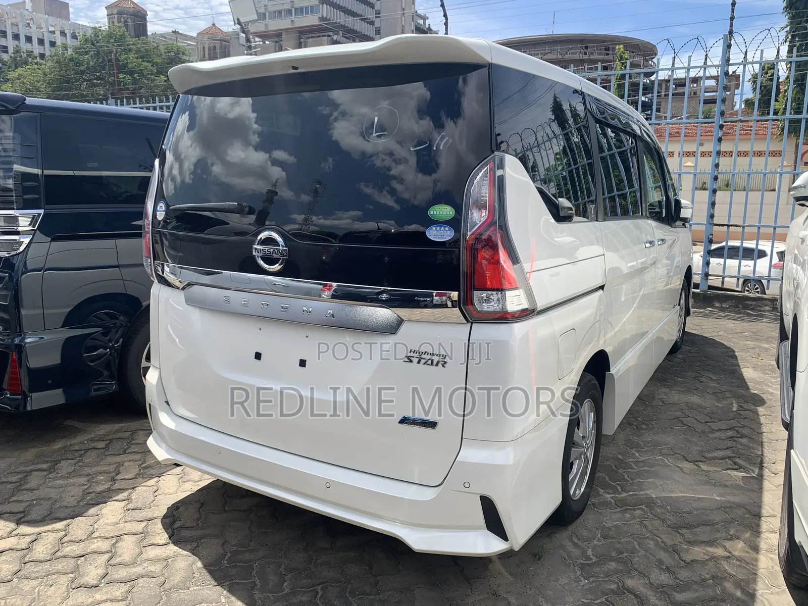 Nissan Serena 2017 White