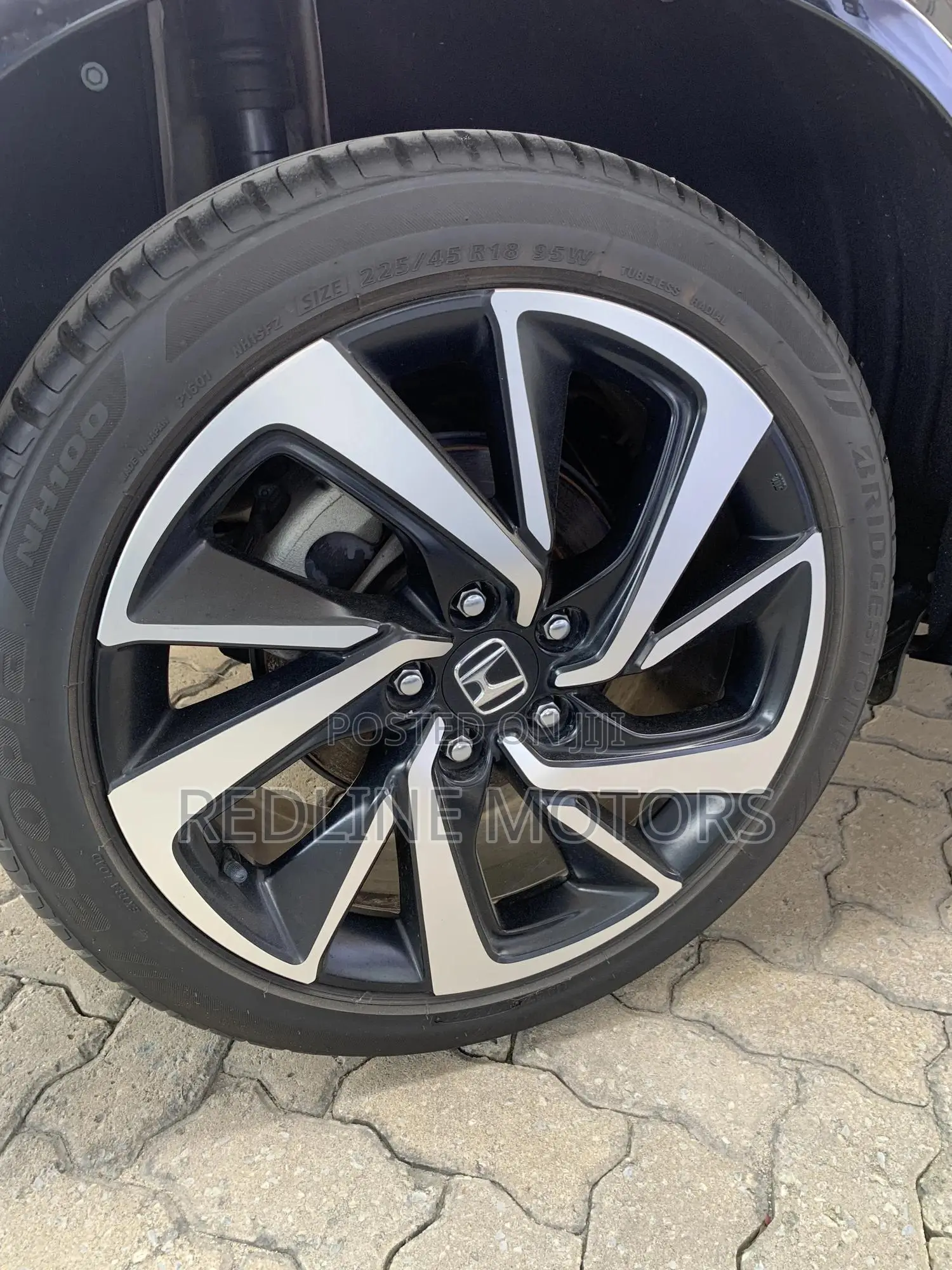 Honda Vezel 1.5 Hybrid 2WD 2017 Red