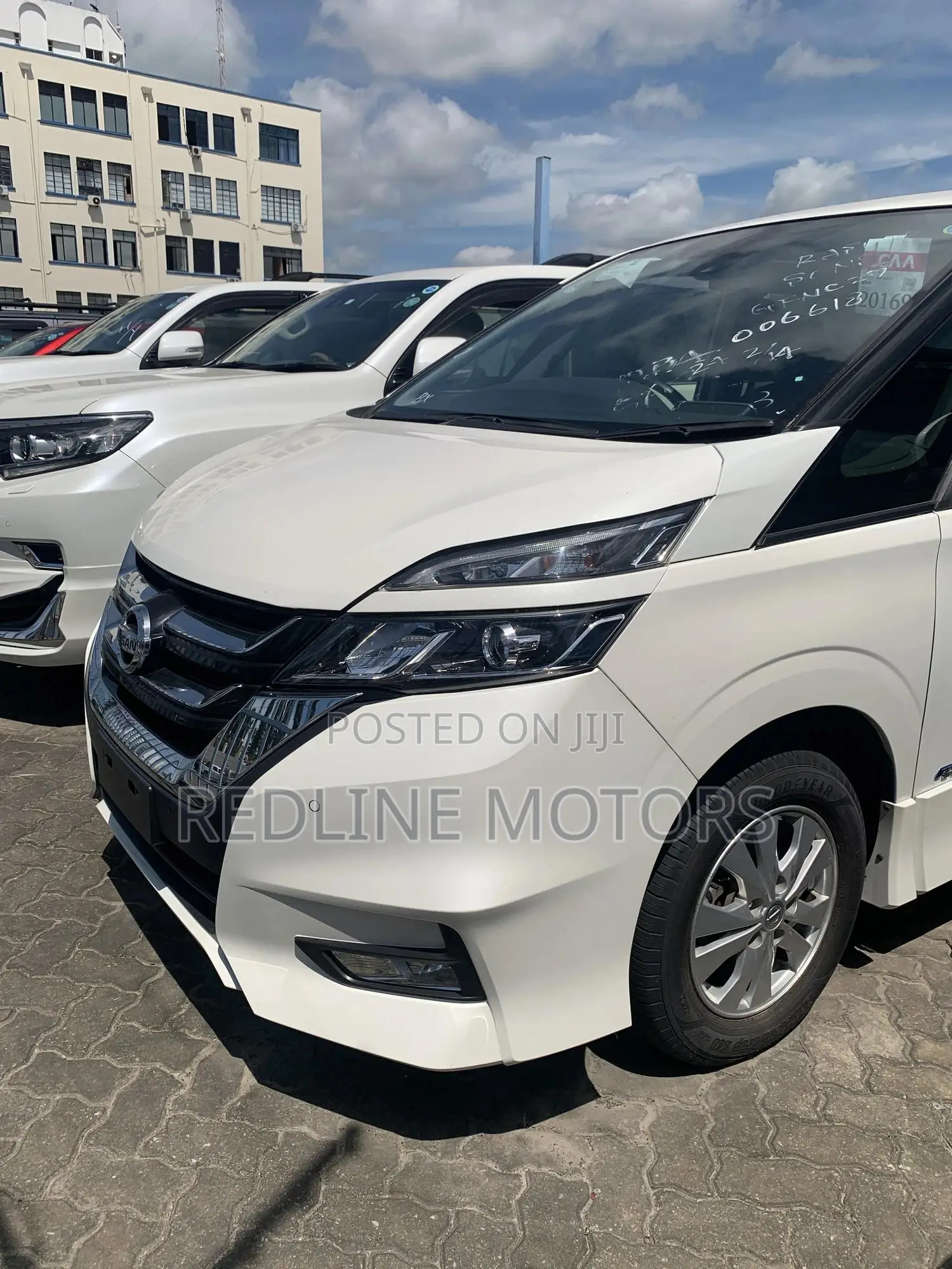 Nissan Serena 2017 White