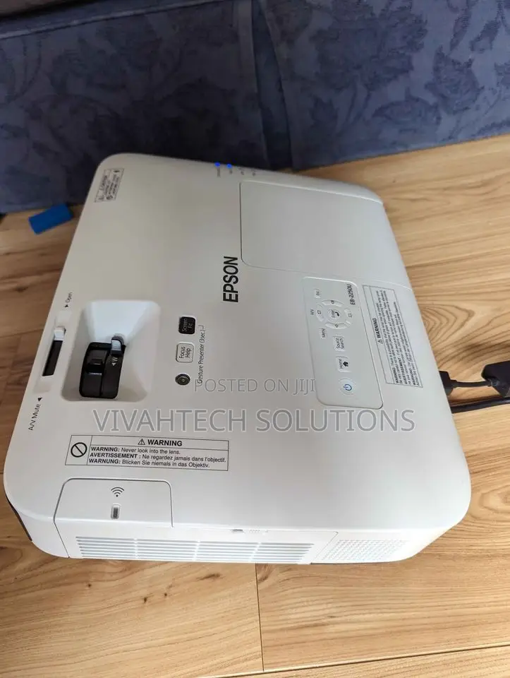 Epson Eb-2250u Projector//Epson Eb-2250u Projector
