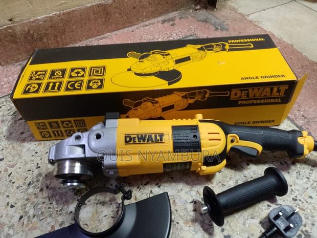 Dewalt 9" Grinder Grinder. - thumbnail 3