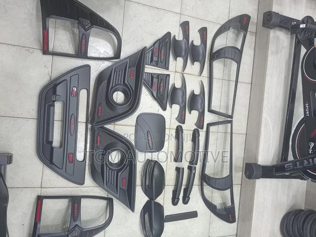 Hilux Revo Black Lamp Cover Kit Headlamp Kit Original - thumbnail 3