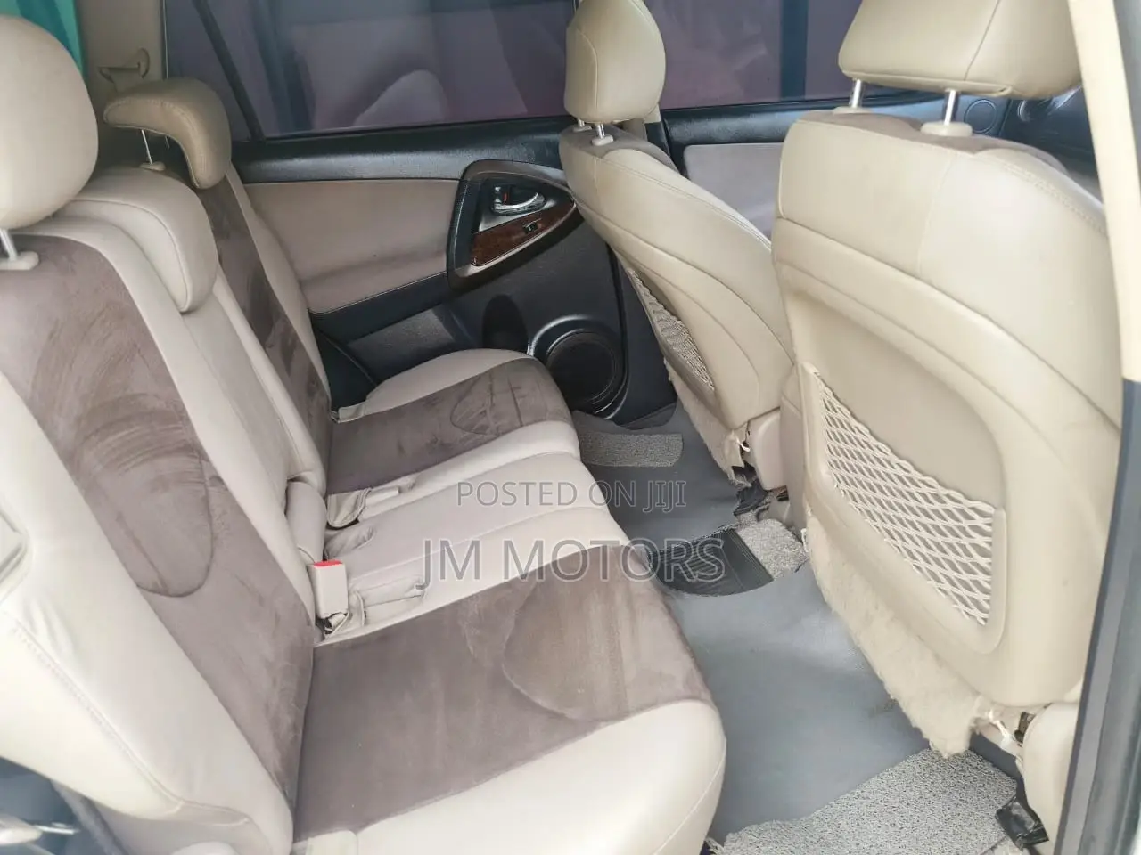 Toyota Vanguard 2010 White
