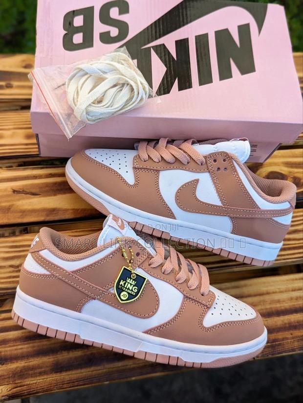  New Nike Pink SB - thumbnail 2