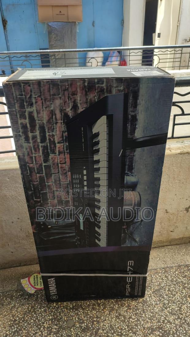 Yamaha PSR E473 Keyboard