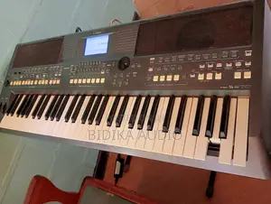 Yamaha PSR E473 Keyboard